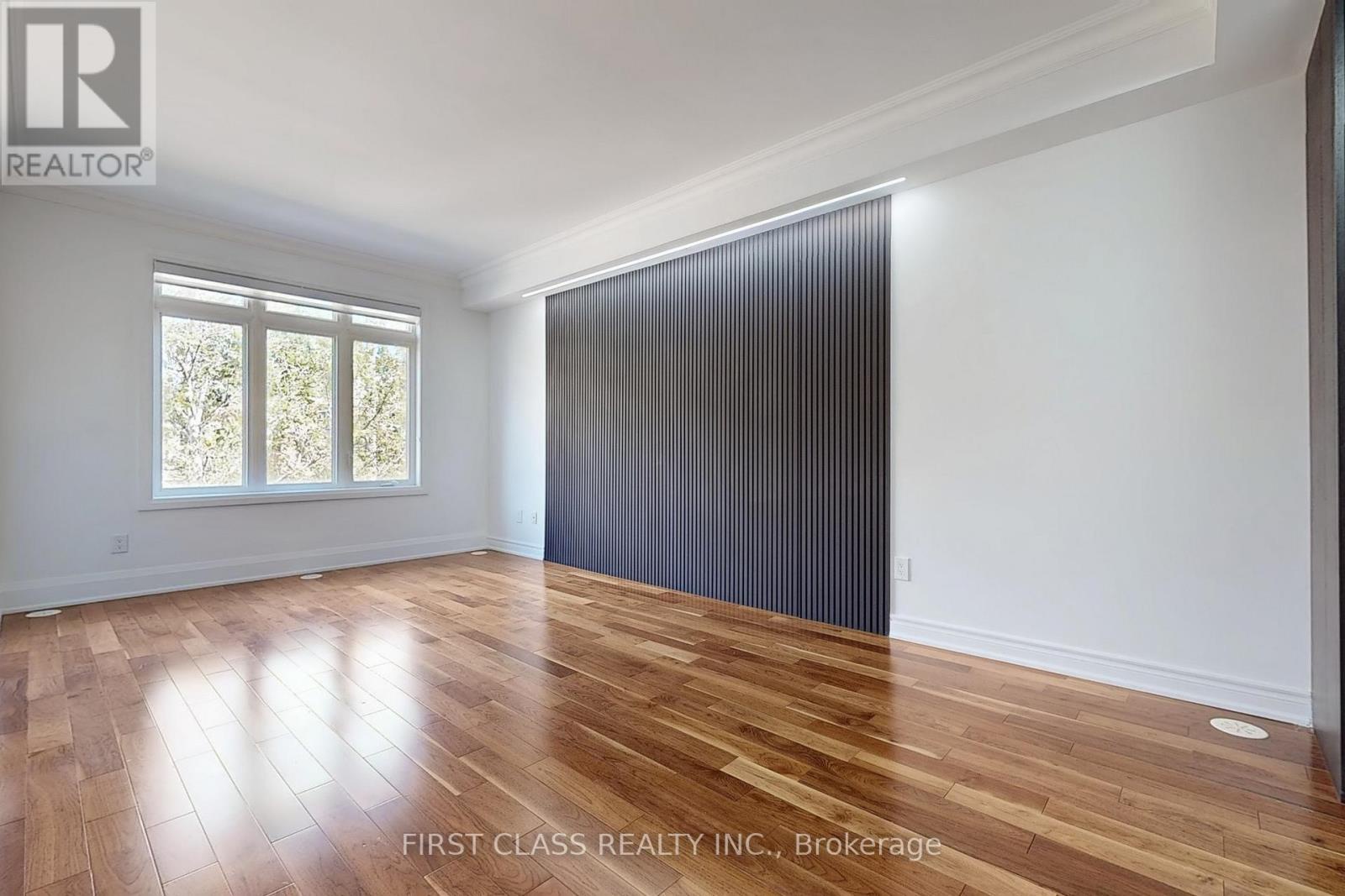 Th 28 - 9 Oakburn Crescent, Toronto (willowdale East), Ontario