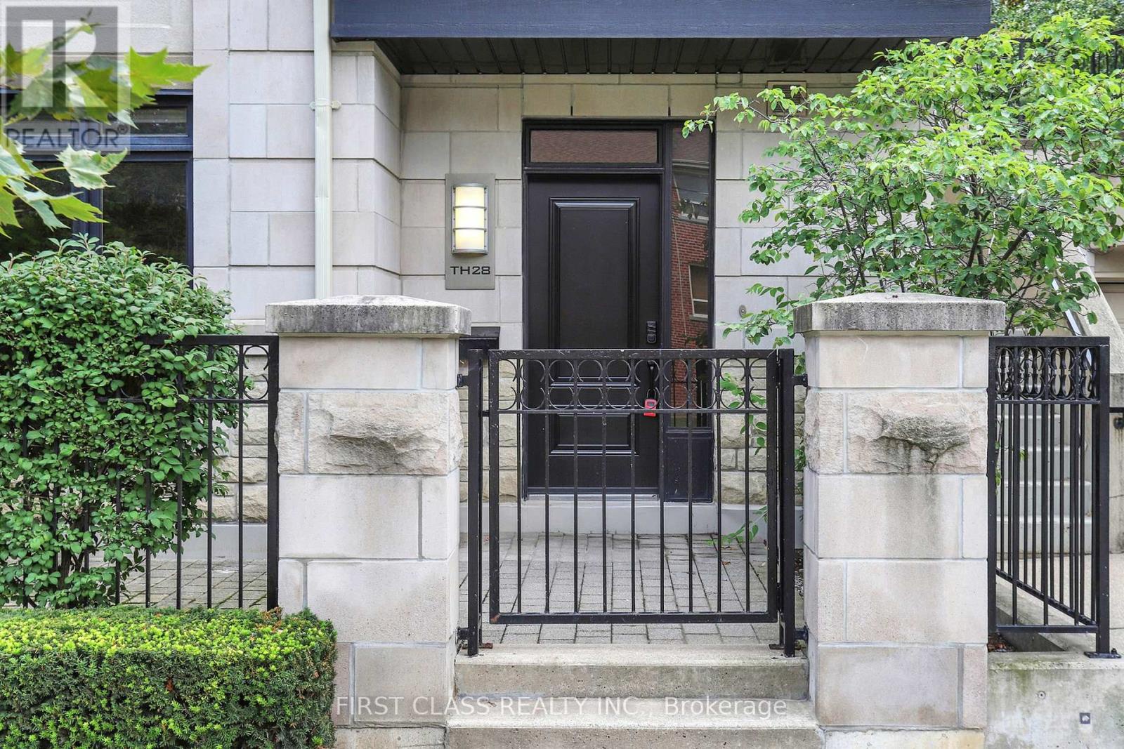 Th 28 - 9 Oakburn Crescent, Toronto (willowdale East), Ontario