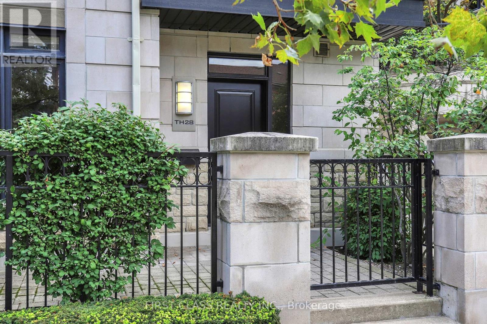 Th 28 - 9 Oakburn Crescent, Toronto (willowdale East), Ontario