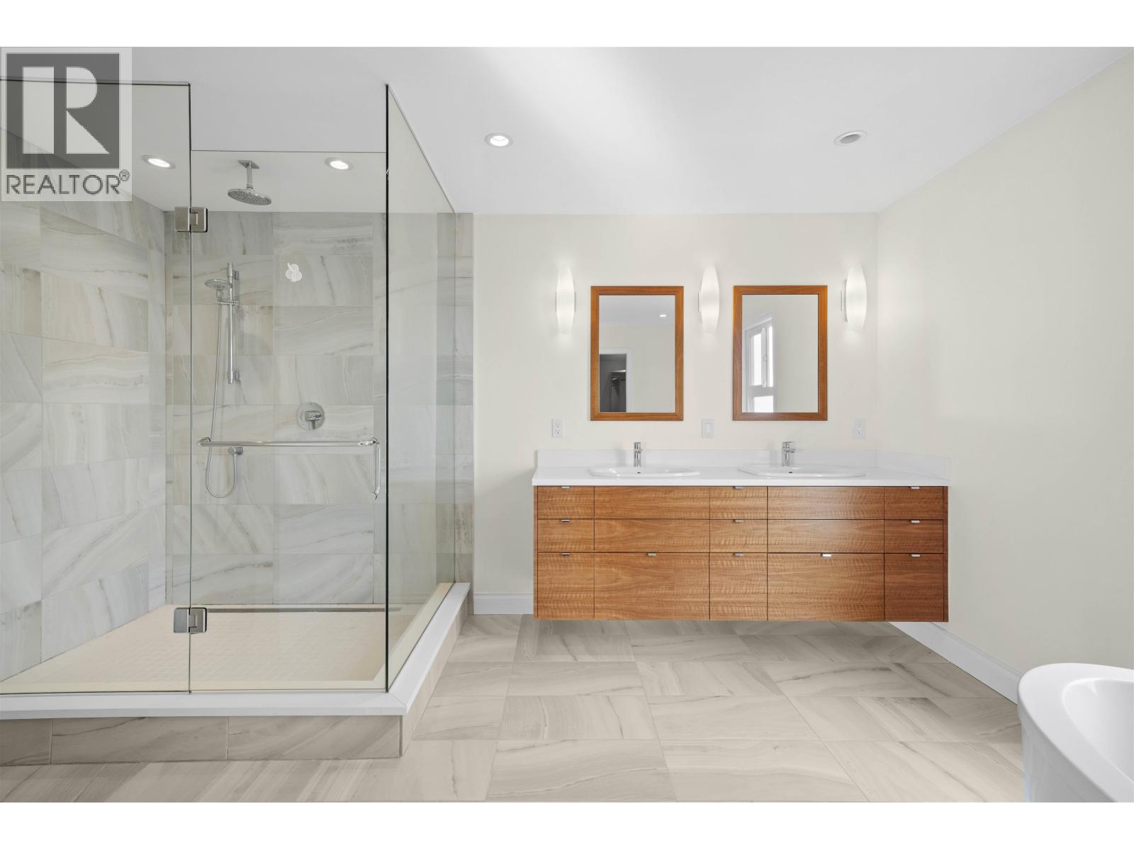 163 Woodland Drive, Tsawwassen, British Columbia