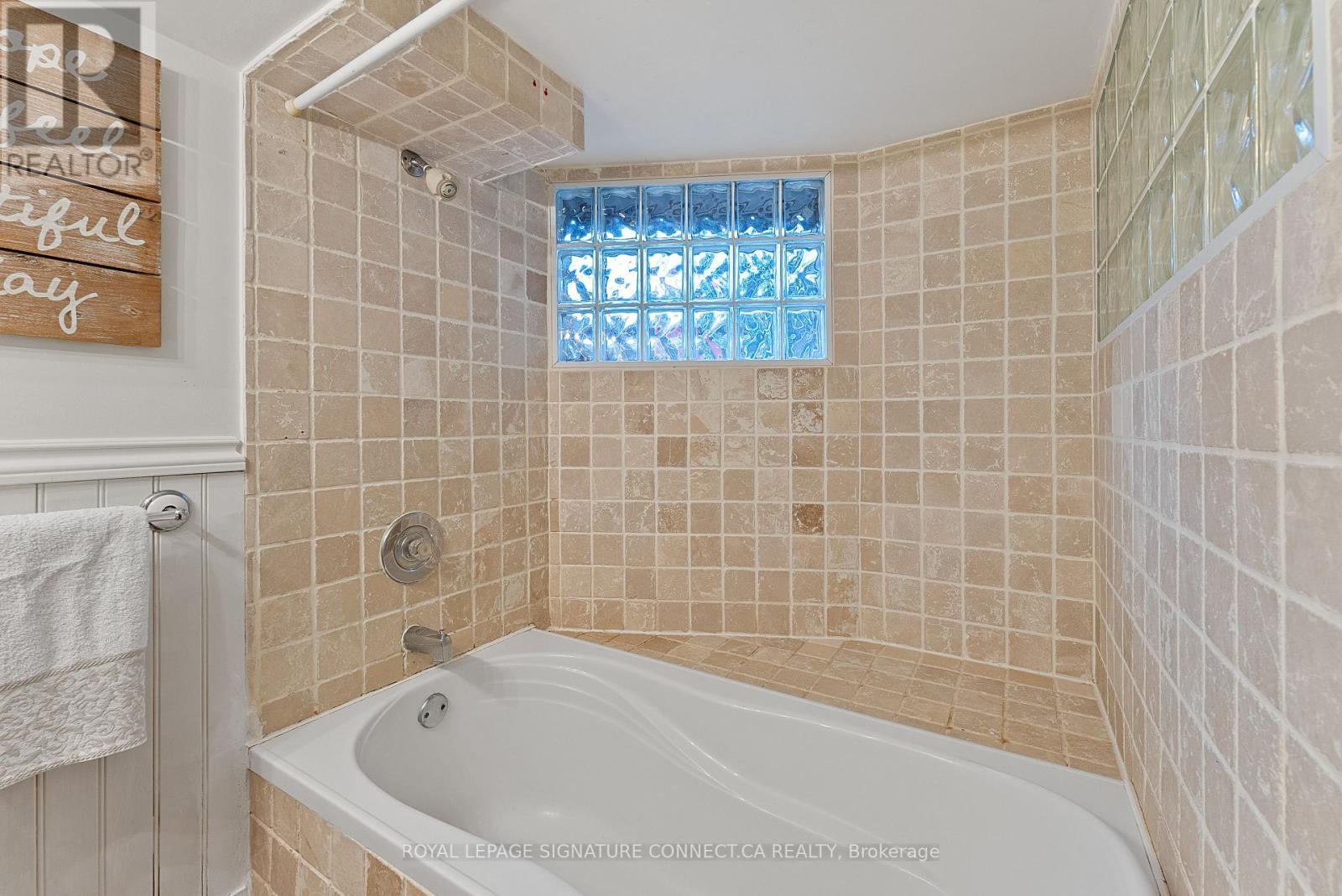 7 Norway Avenue, Toronto (the Beaches), Ontario