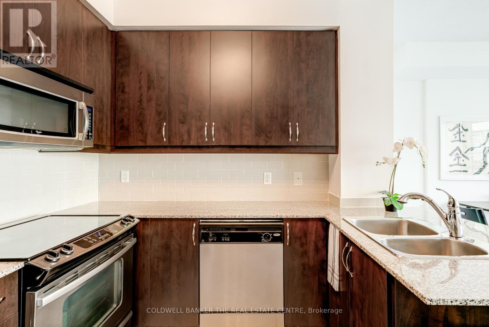 310 - 18 Holmes Avenue, Toronto (willowdale East), Ontario