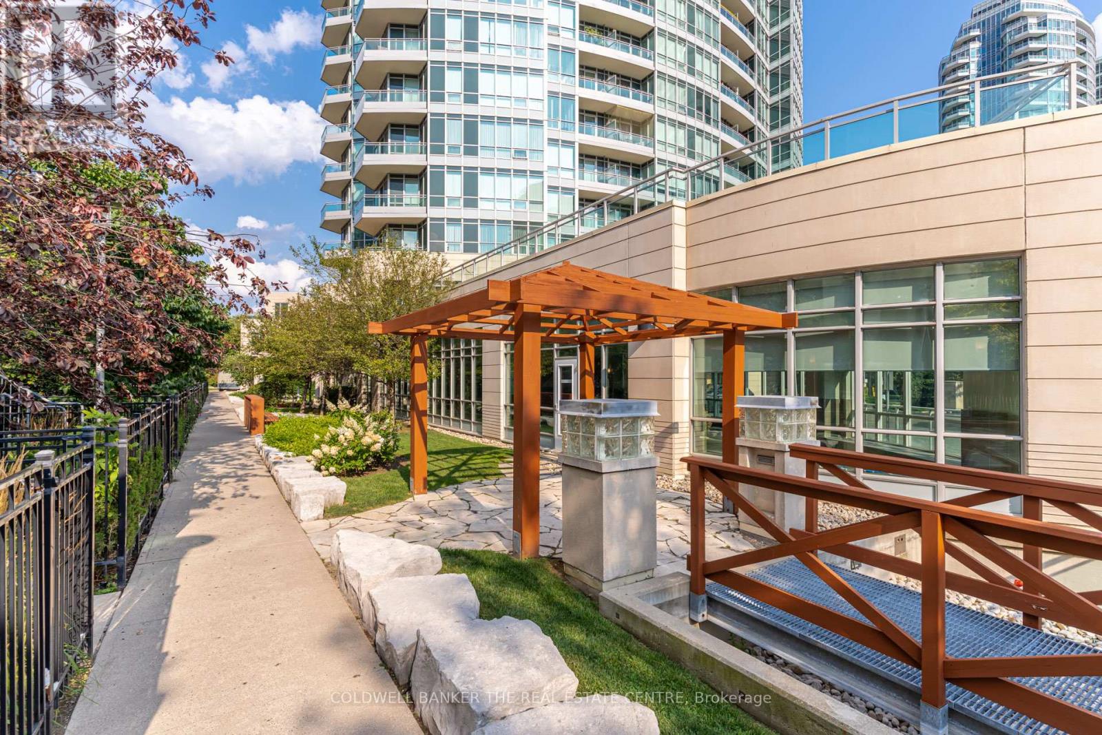 310 - 18 Holmes Avenue, Toronto (willowdale East), Ontario