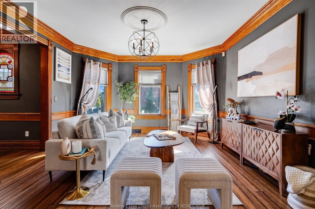 20 Division Street South, Kingsville, Ontario