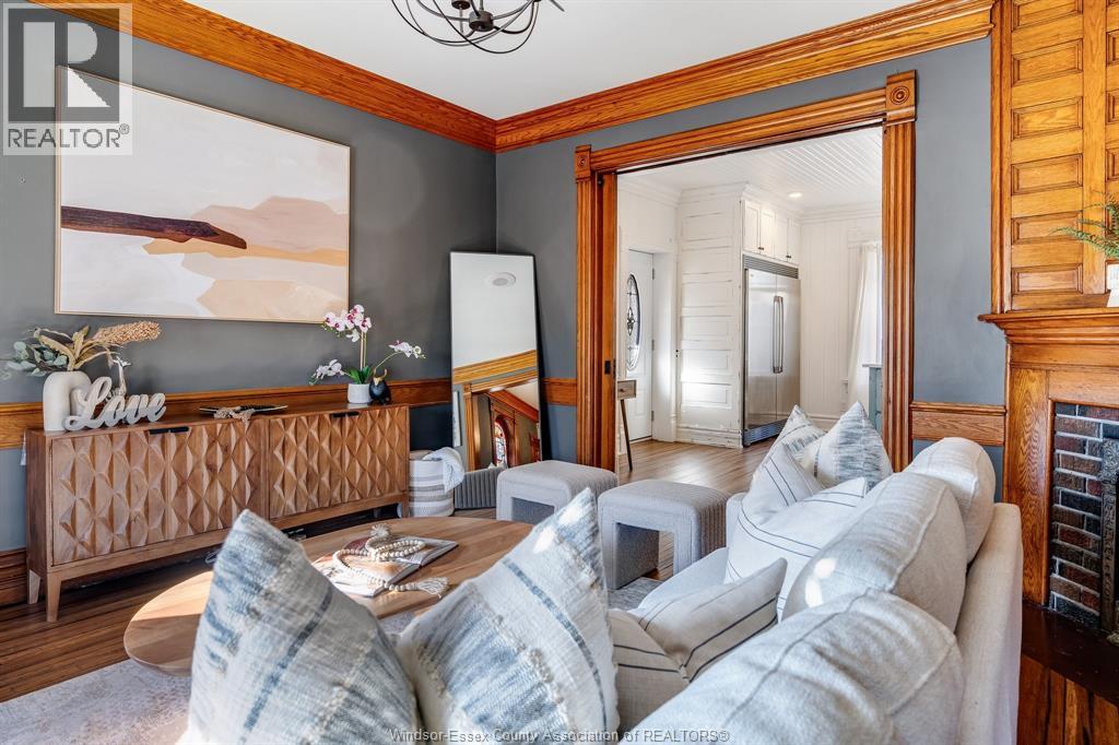 20 Division Street South, Kingsville, Ontario