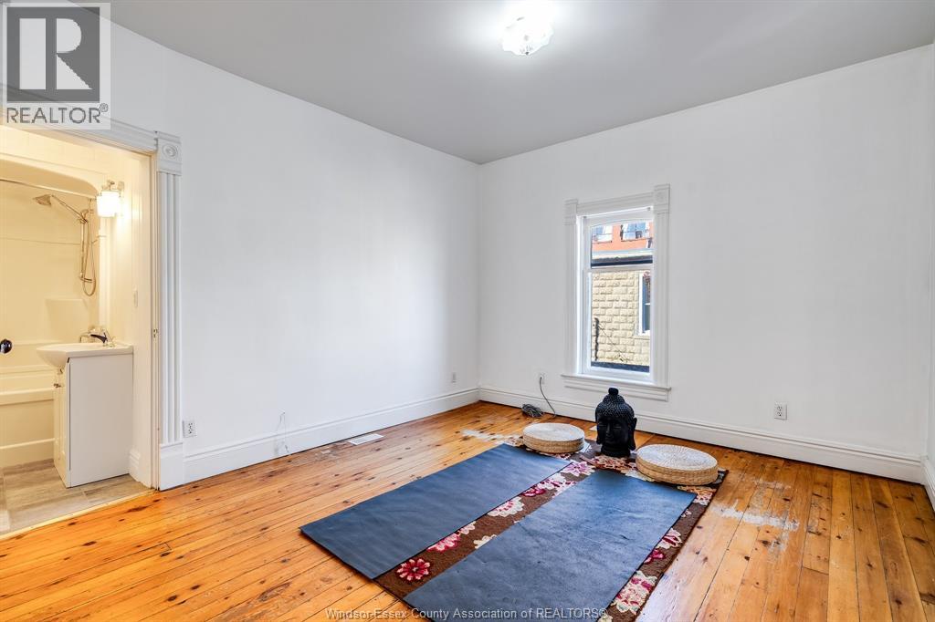 20 Division Street South, Kingsville, Ontario