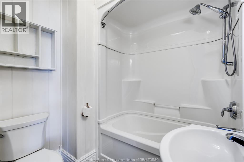 20 Division Street South, Kingsville, Ontario