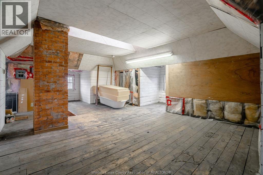 20 Division Street South, Kingsville, Ontario