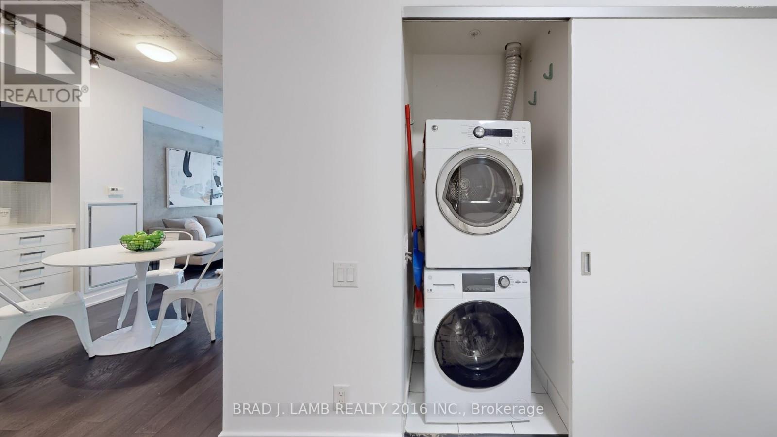 518 - 39 Brant Street W, Toronto (niagara), Ontario