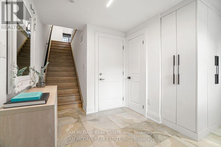 24 - 10 Lunar Crescent, Mississauga (streetsville), Ontario