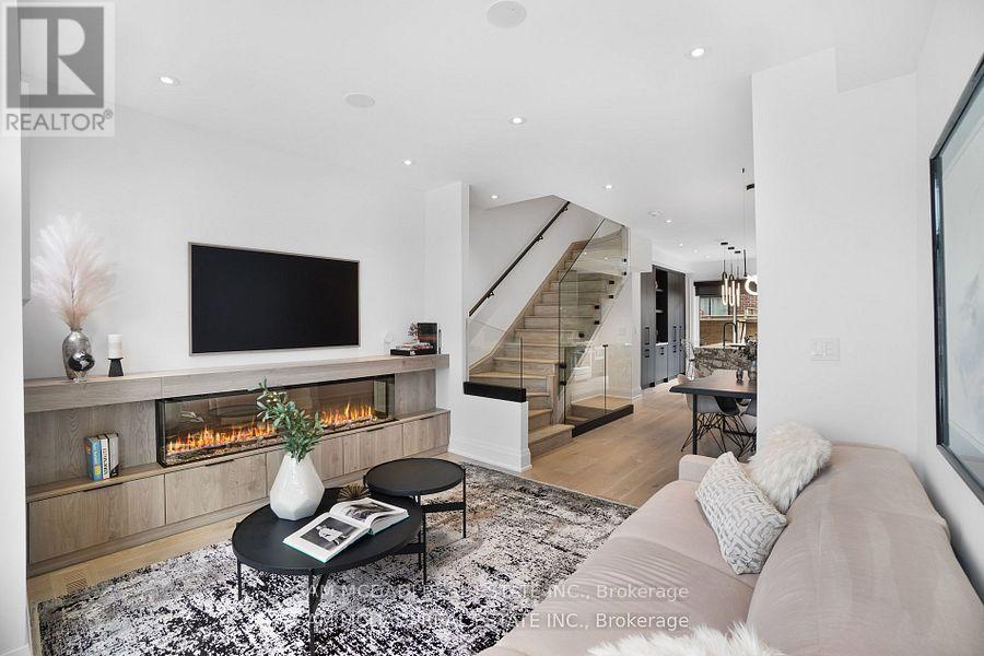 24 - 10 Lunar Crescent, Mississauga (streetsville), Ontario