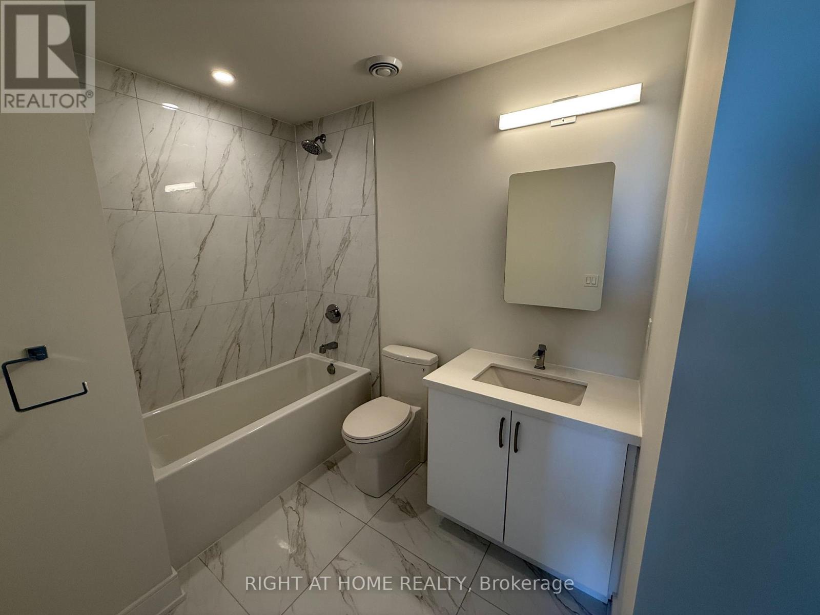 Ph03 - 15 Ellerslie Avenue, Toronto (willowdale West), Ontario