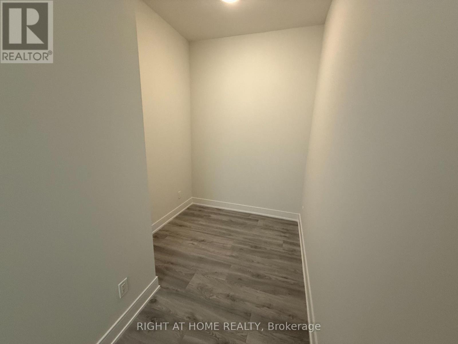 Ph03 - 15 Ellerslie Avenue, Toronto (willowdale West), Ontario