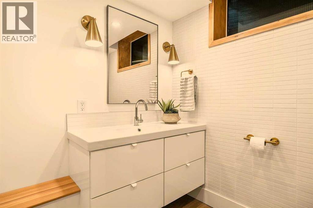 2724 Crawford Road Nw, Calgary, Alberta