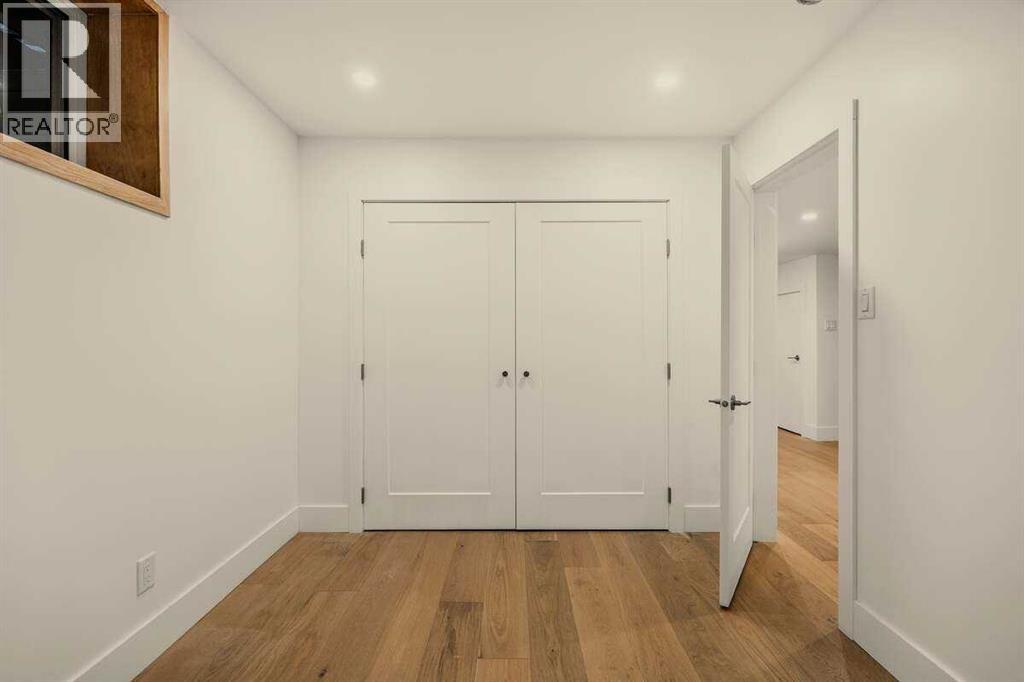 2724 Crawford Road Nw, Calgary, Alberta