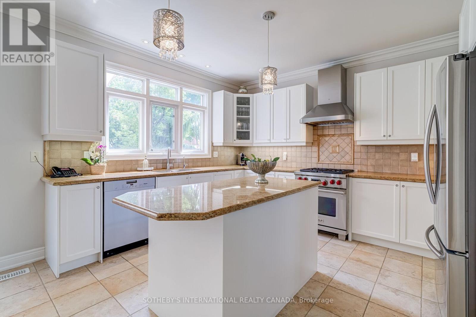 5 Xavier Court, Brampton (bram West), Ontario