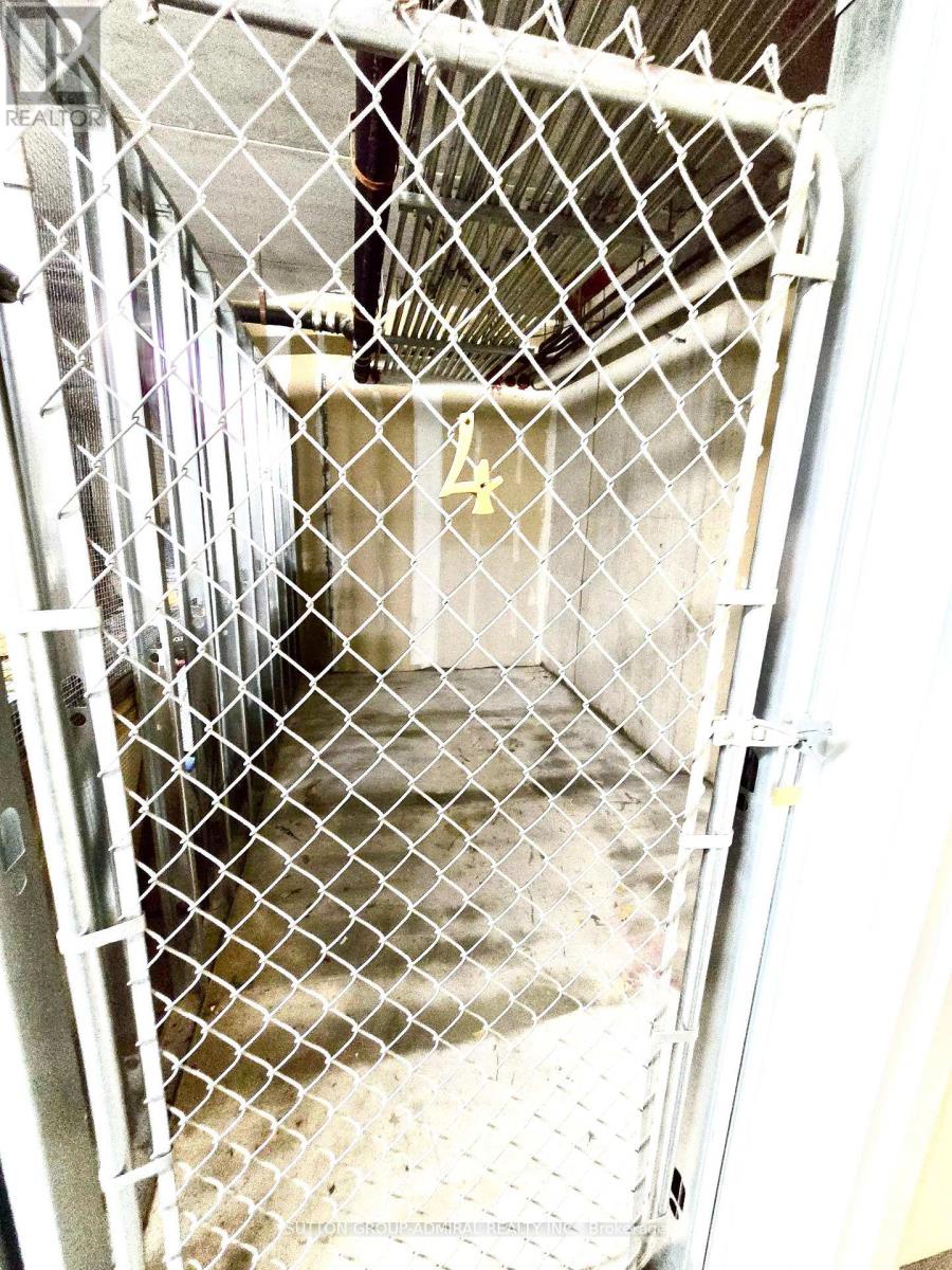 304 - 30 Anglesey Boulevard, Toronto (edenbridge-humber Valley), Ontario