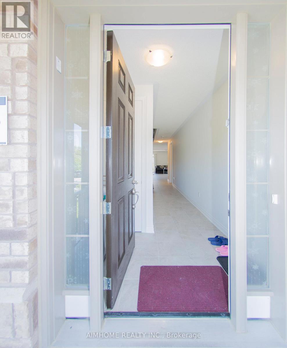 11 Kester Court, East Gwillimbury (sharon), Ontario