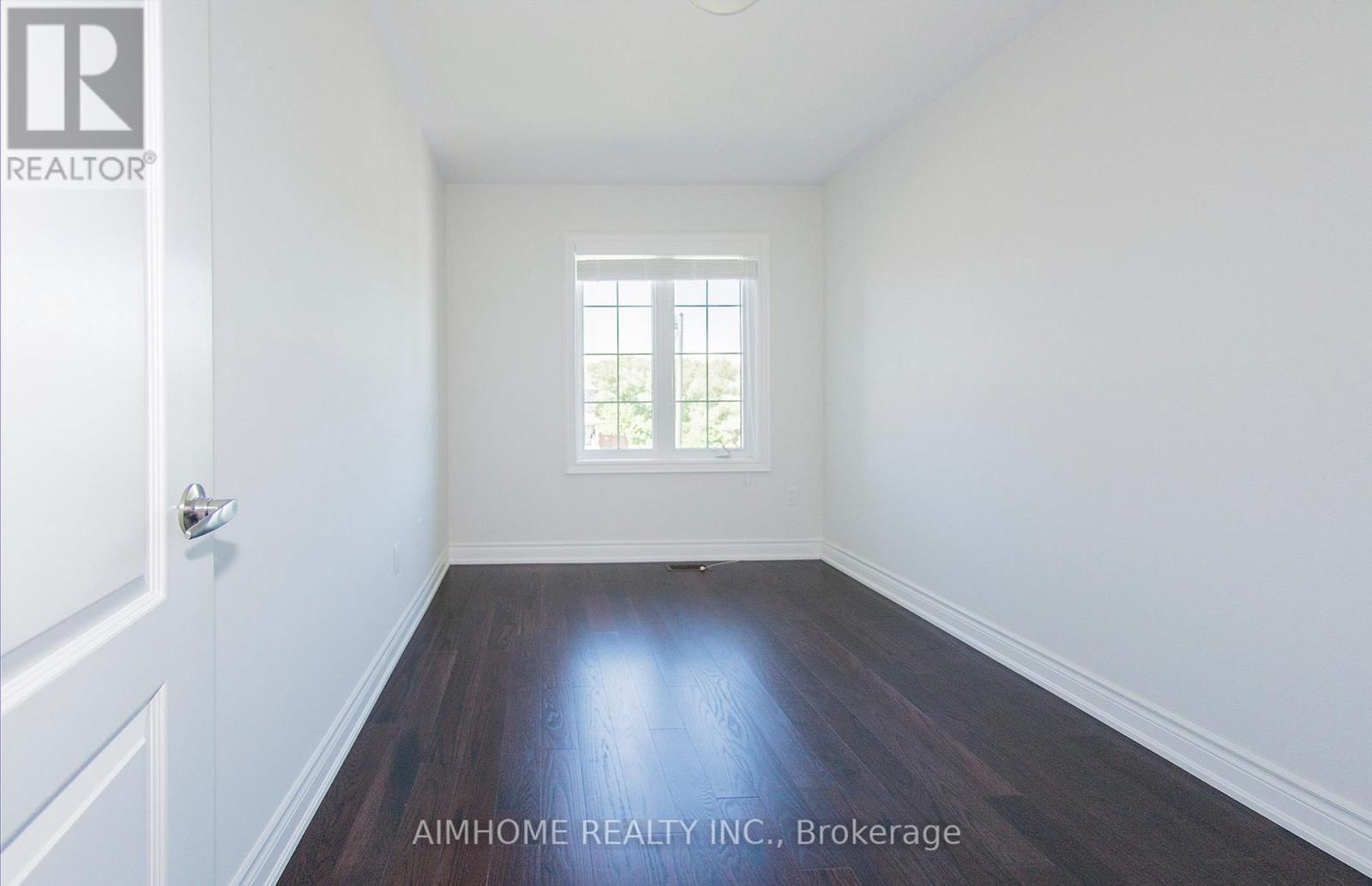 11 Kester Court, East Gwillimbury (sharon), Ontario