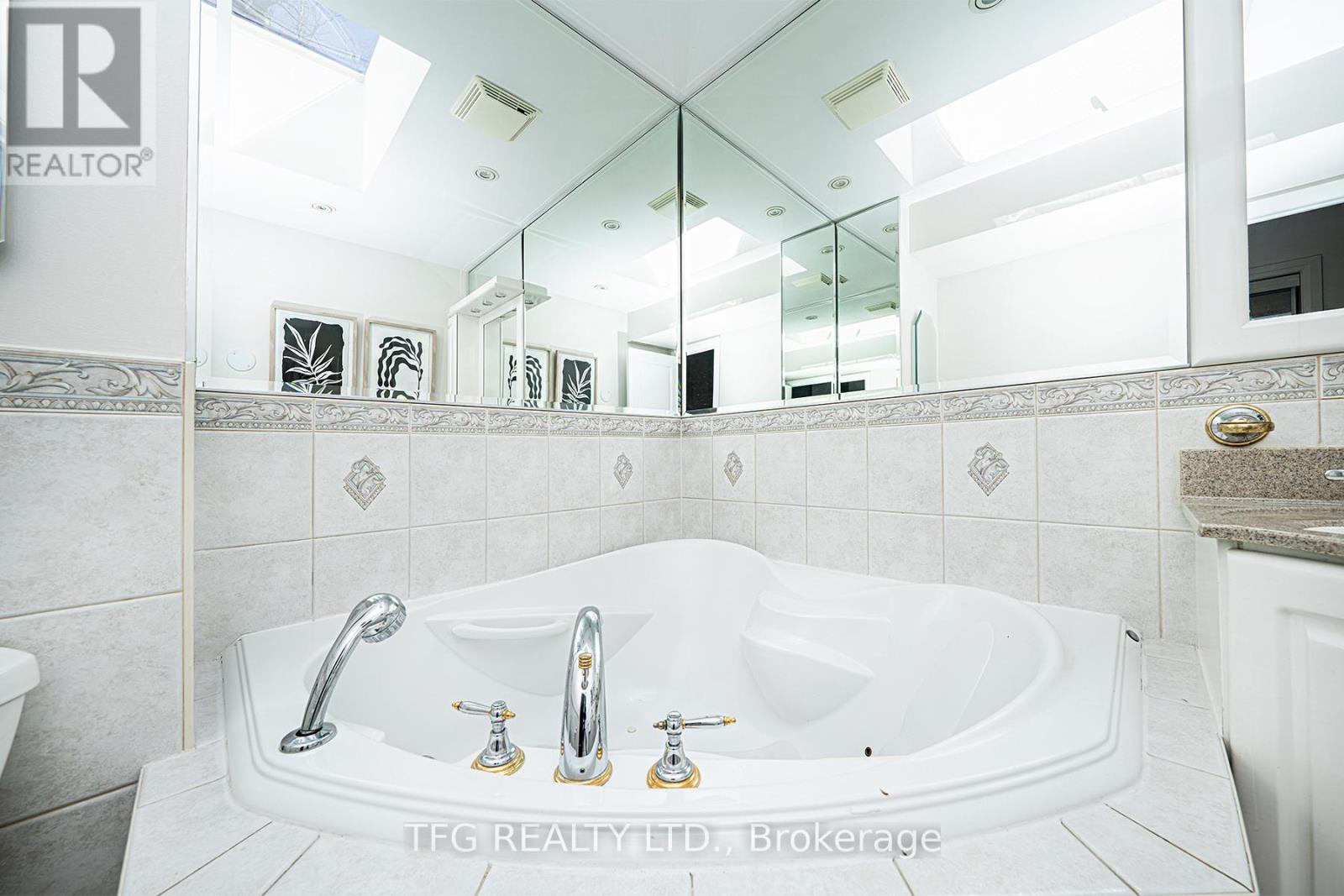 7 - 120 Glen Manor Drive, Toronto (the Beaches), Ontario