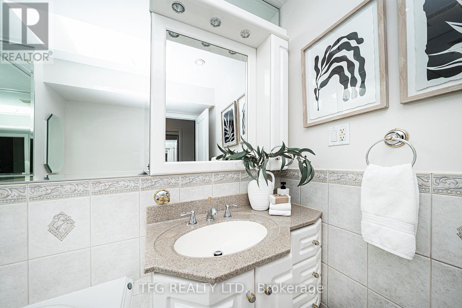 7 - 120 Glen Manor Drive, Toronto (the Beaches), Ontario