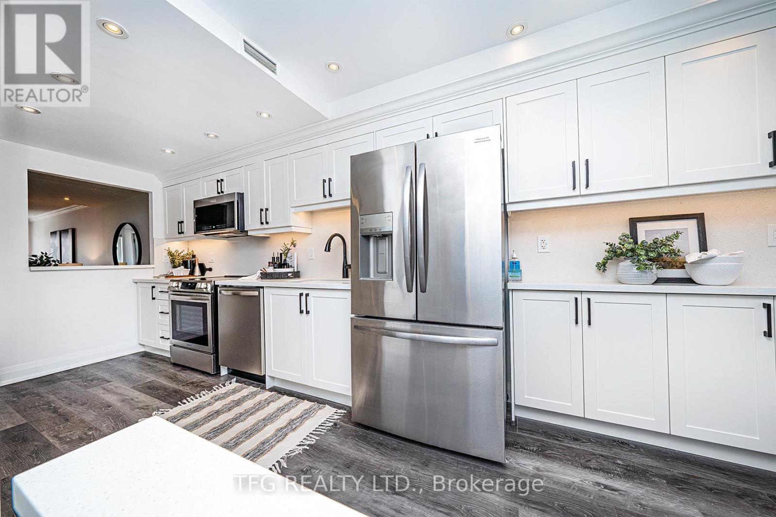 7 - 120 Glen Manor Drive, Toronto (the Beaches), Ontario