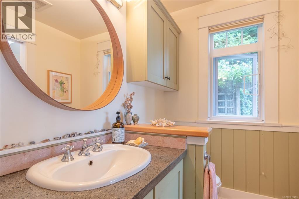 105 Island Park Drive, Other Islands, British Columbia