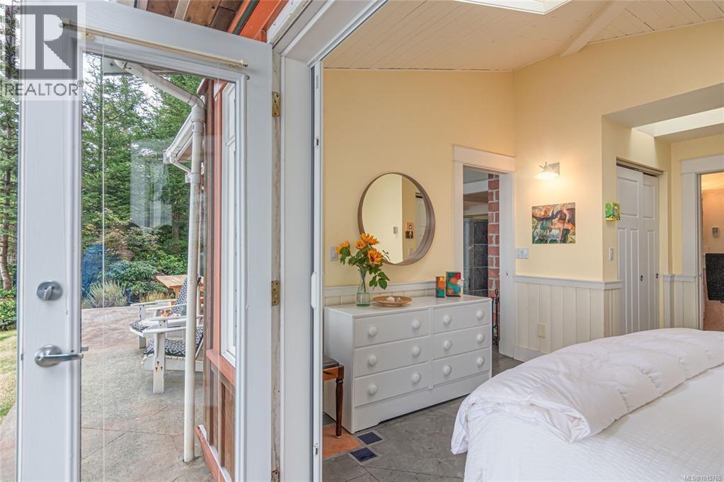 105 Island Park Drive, Other Islands, British Columbia