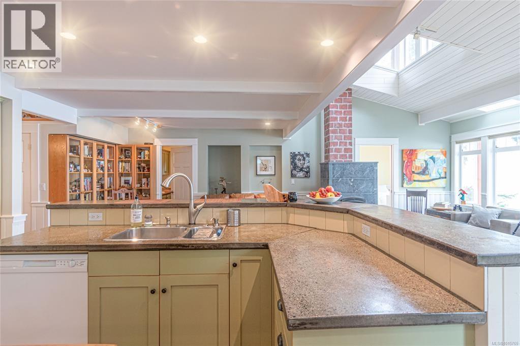 105 Island Park Drive, Other Islands, British Columbia