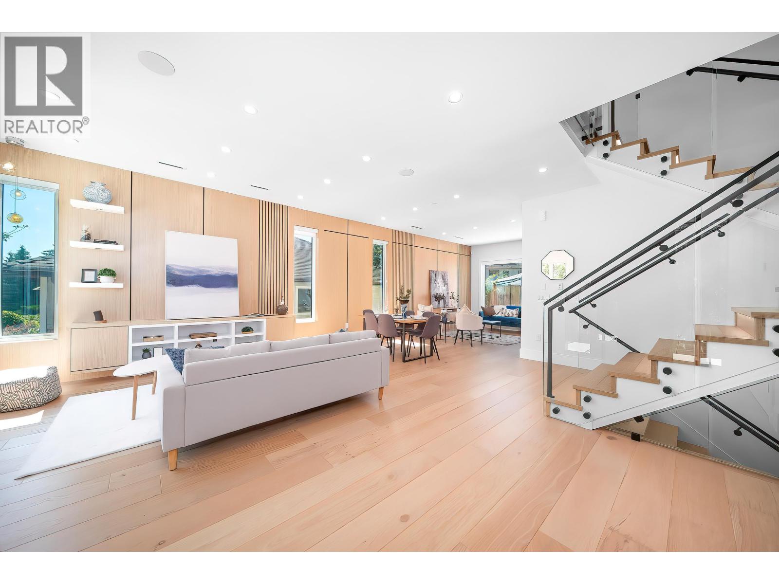 827 Chestnut Street, New Westminster, British Columbia