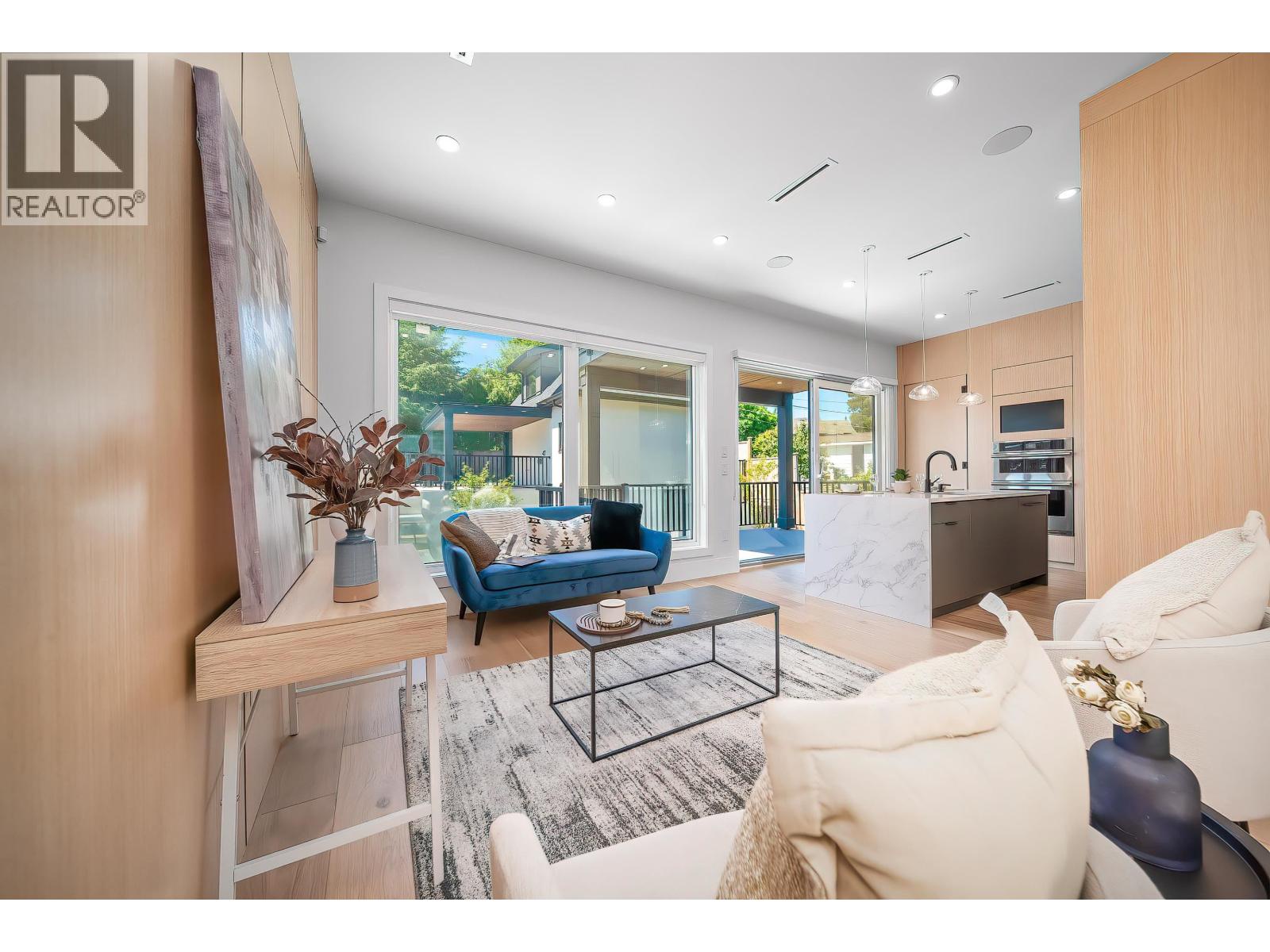 827 Chestnut Street, New Westminster, British Columbia