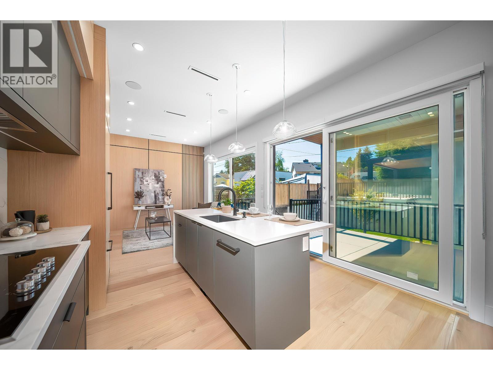 827 Chestnut Street, New Westminster, British Columbia