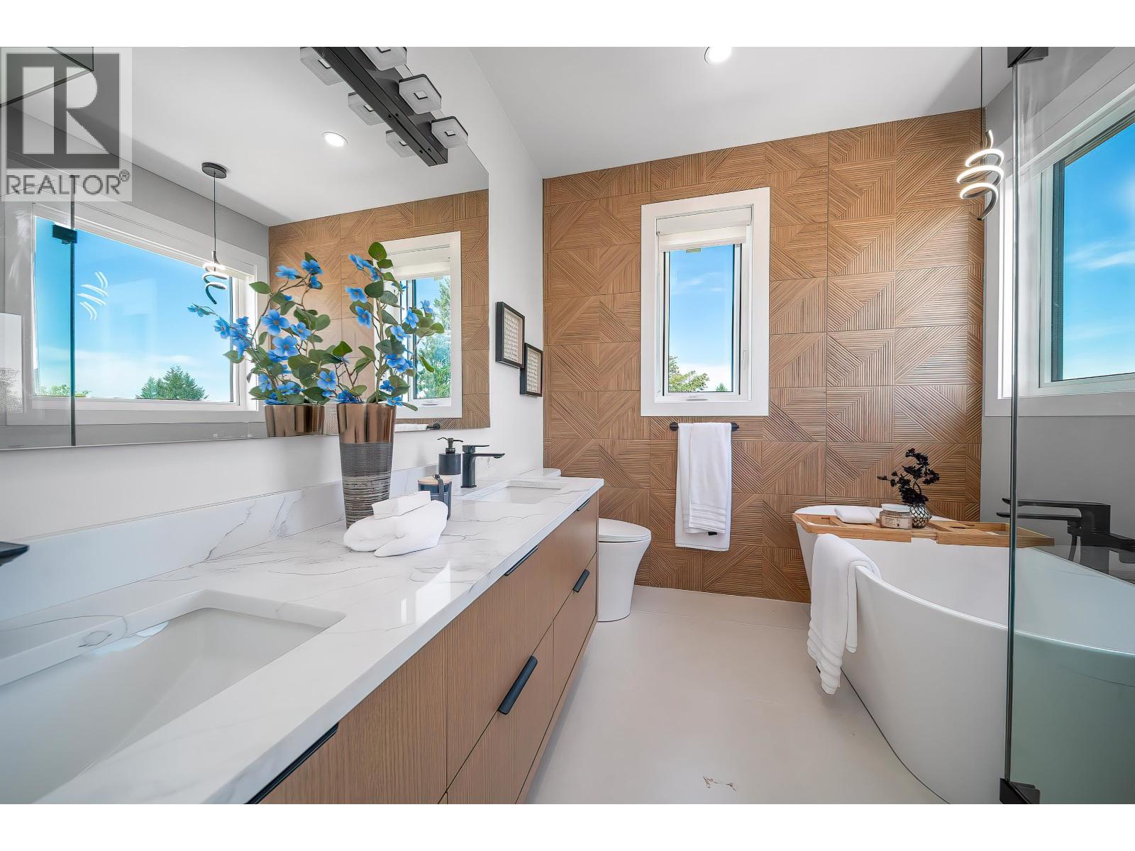 827 Chestnut Street, New Westminster, British Columbia