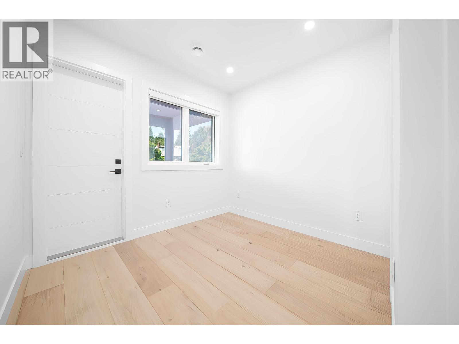 827 Chestnut Street, New Westminster, British Columbia