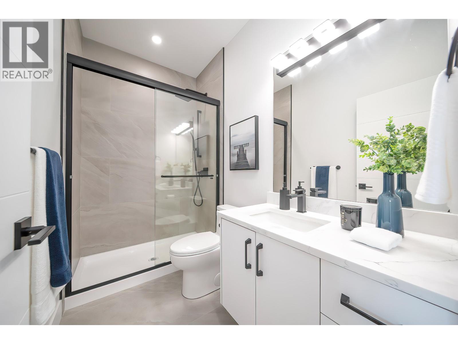 827 Chestnut Street, New Westminster, British Columbia