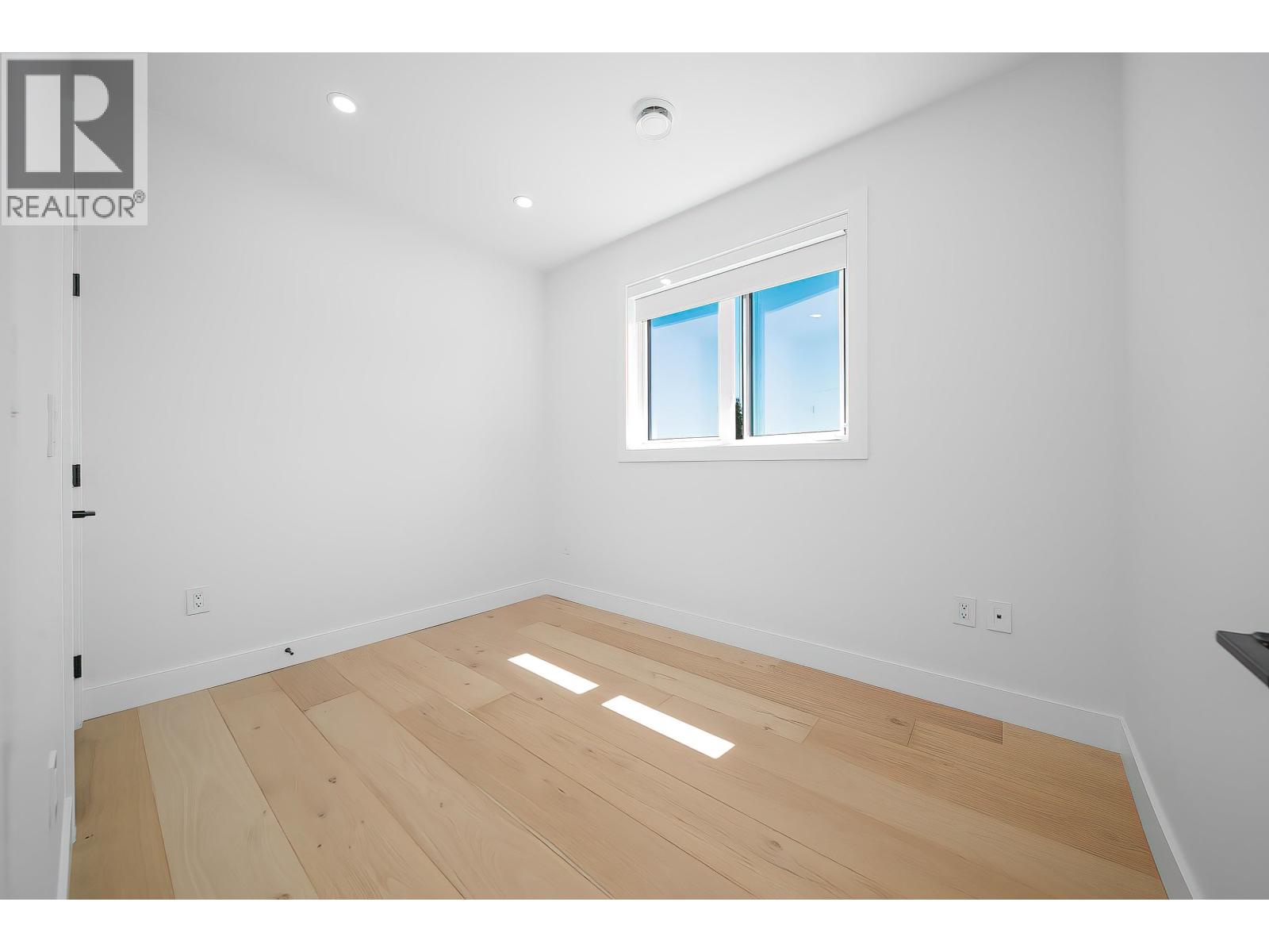 827 Chestnut Street, New Westminster, British Columbia