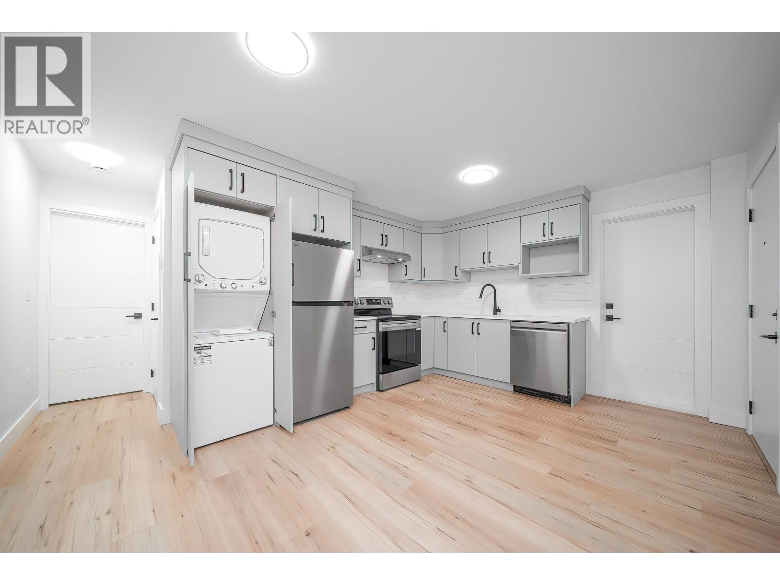 827 Chestnut Street, New Westminster, British Columbia