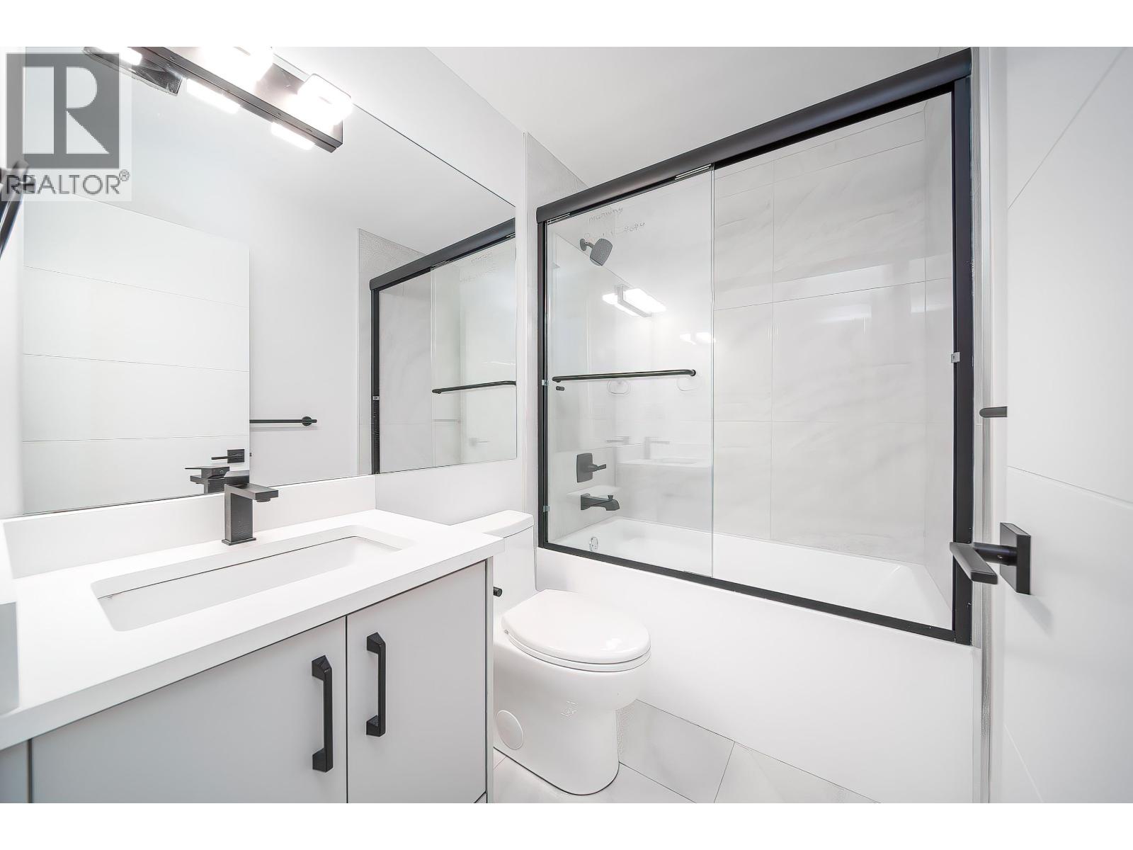 827 Chestnut Street, New Westminster, British Columbia