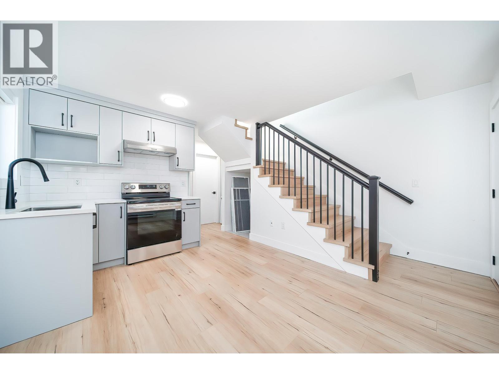 827 Chestnut Street, New Westminster, British Columbia