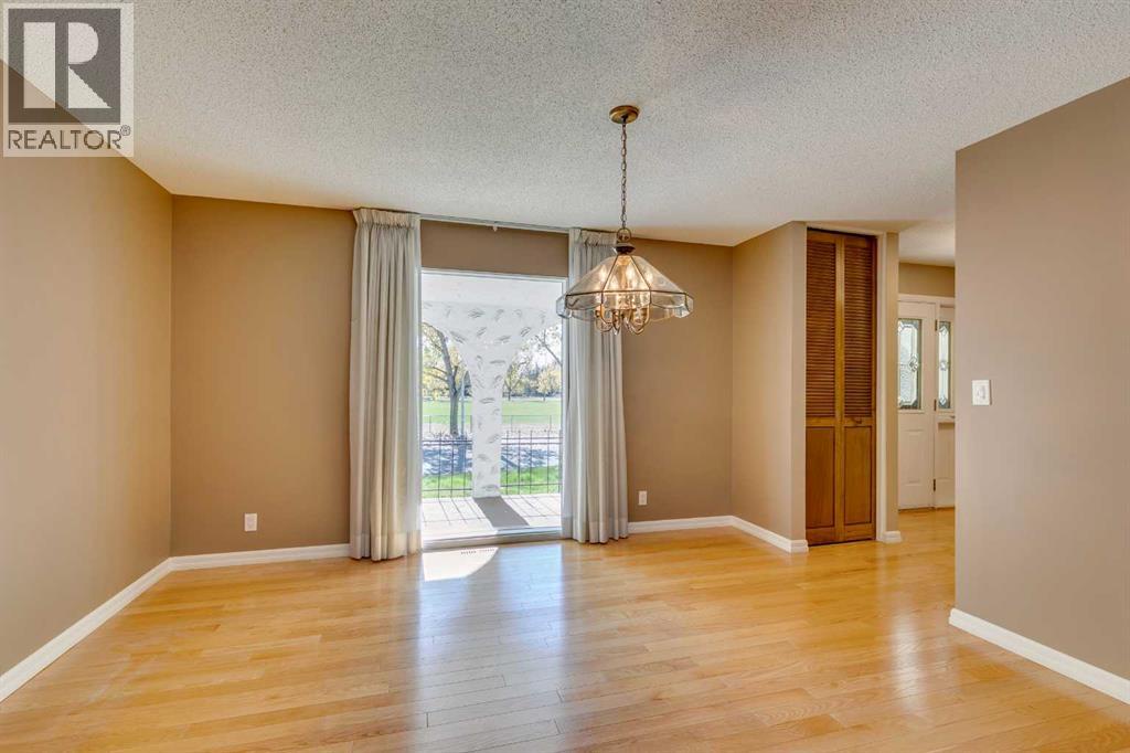 1257 Varsity Estates Road Nw, Calgary, Alberta