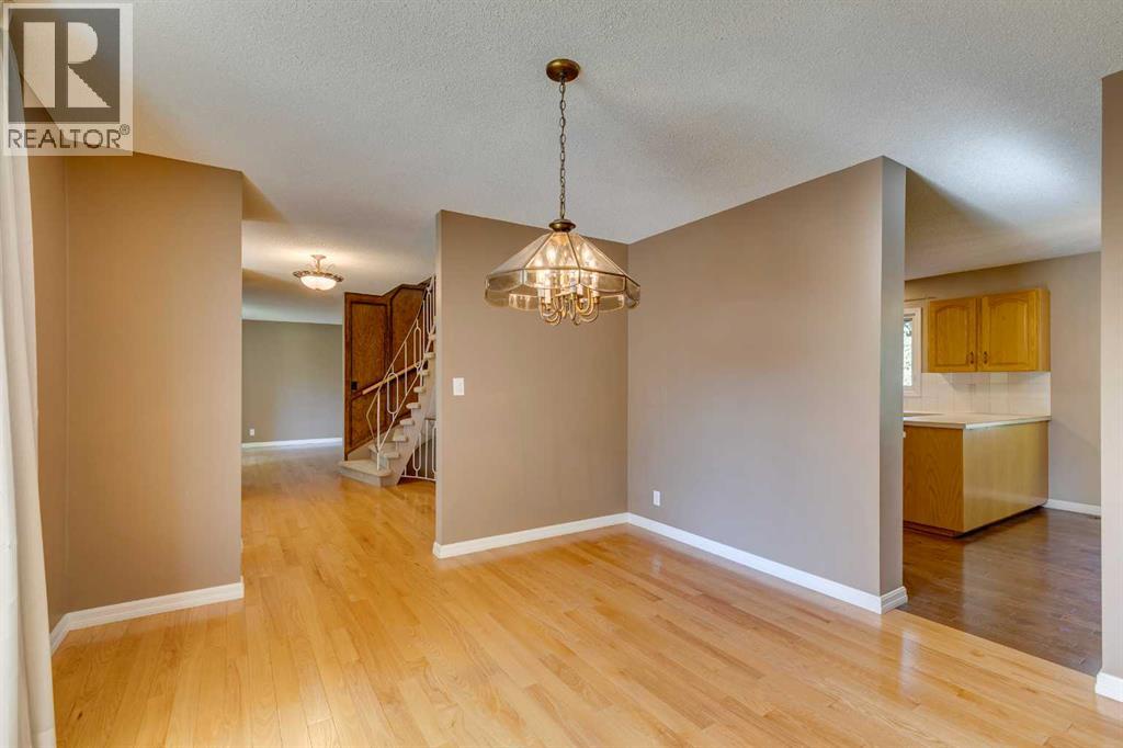 1257 Varsity Estates Road Nw, Calgary, Alberta