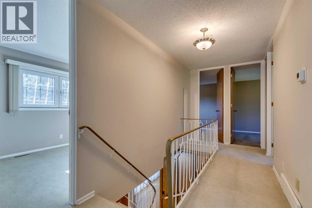 1257 Varsity Estates Road Nw, Calgary, Alberta