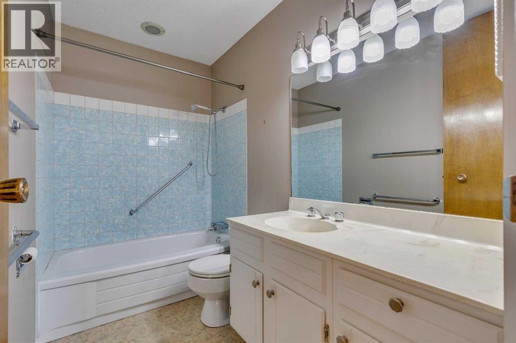 1257 Varsity Estates Road Nw, Calgary, Alberta