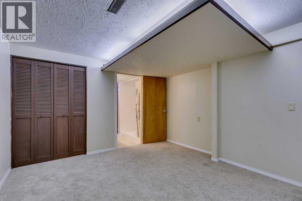 1257 Varsity Estates Road Nw, Calgary, Alberta