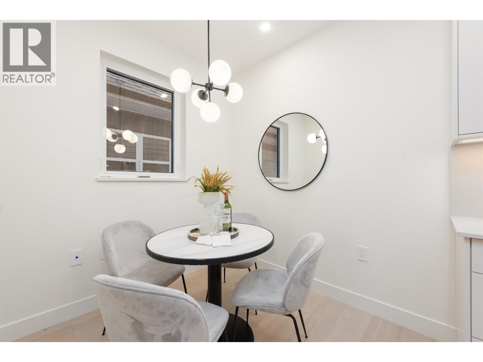 1 65 E King Edward Avenue, Vancouver, British Columbia