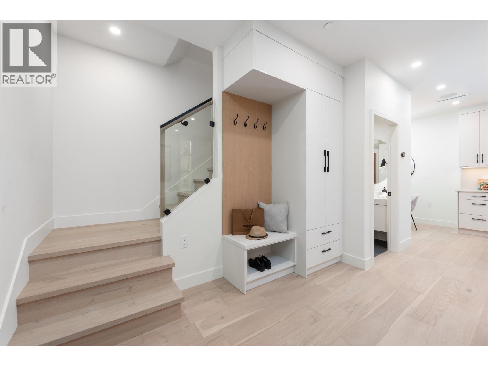 1 65 E King Edward Avenue, Vancouver, British Columbia