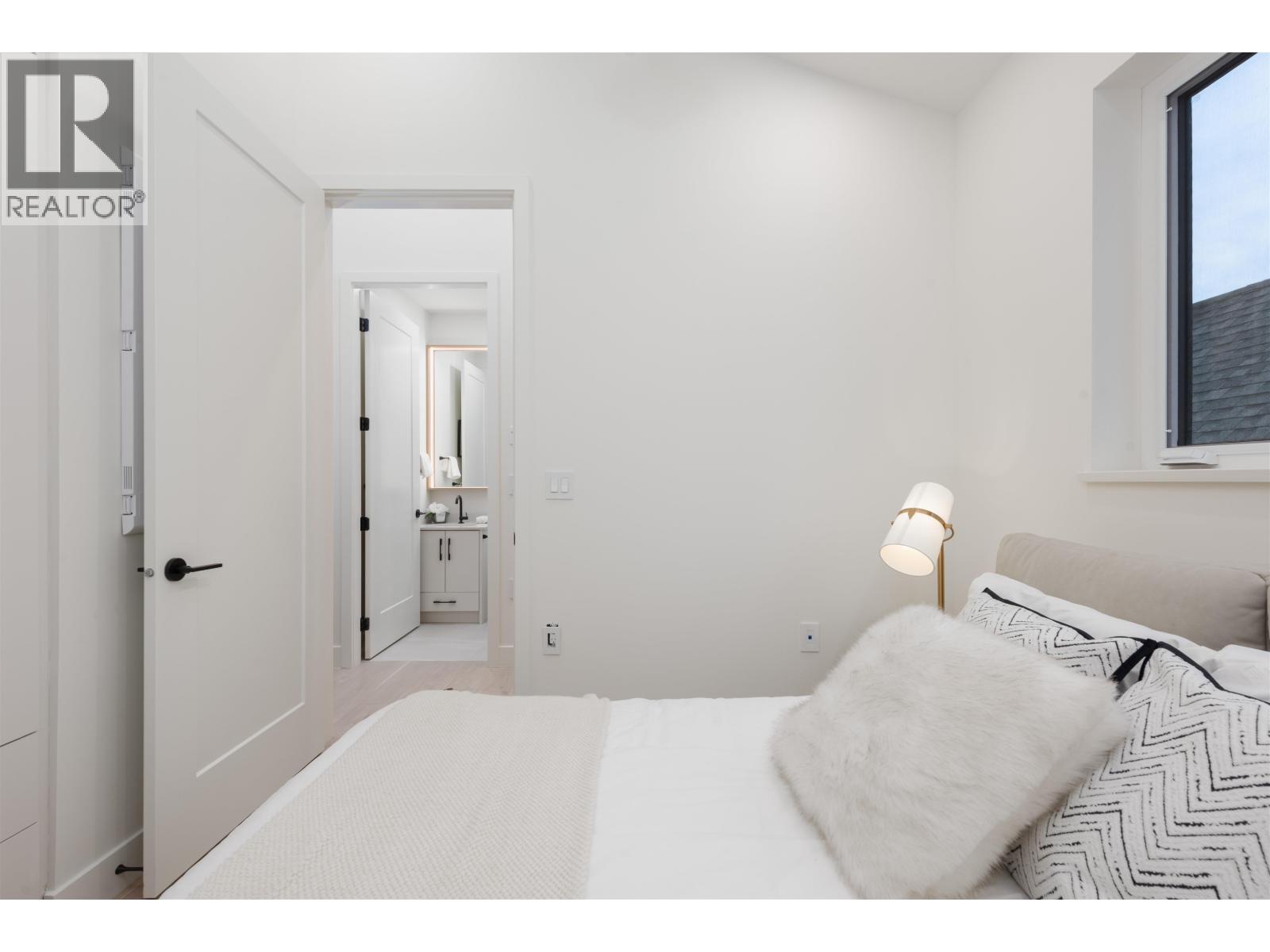 1 65 E King Edward Avenue, Vancouver, British Columbia