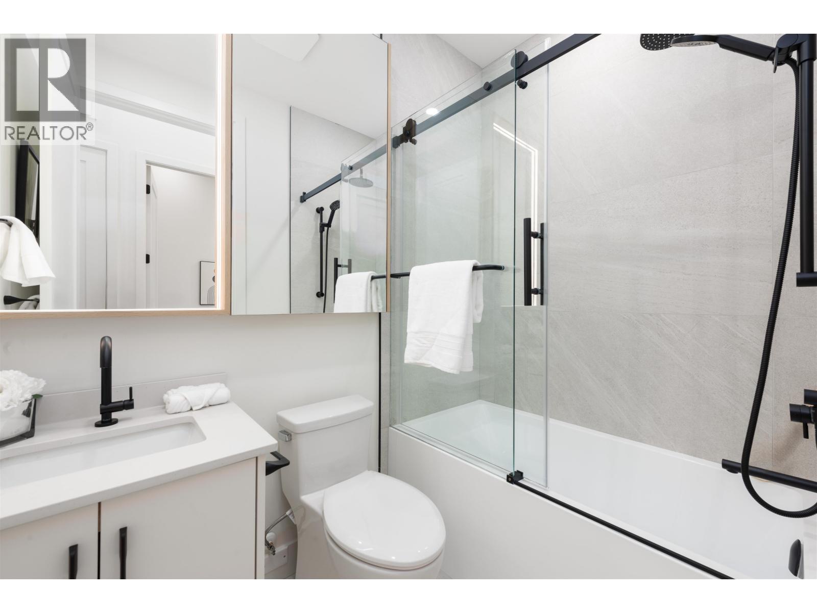 1 65 E King Edward Avenue, Vancouver, British Columbia