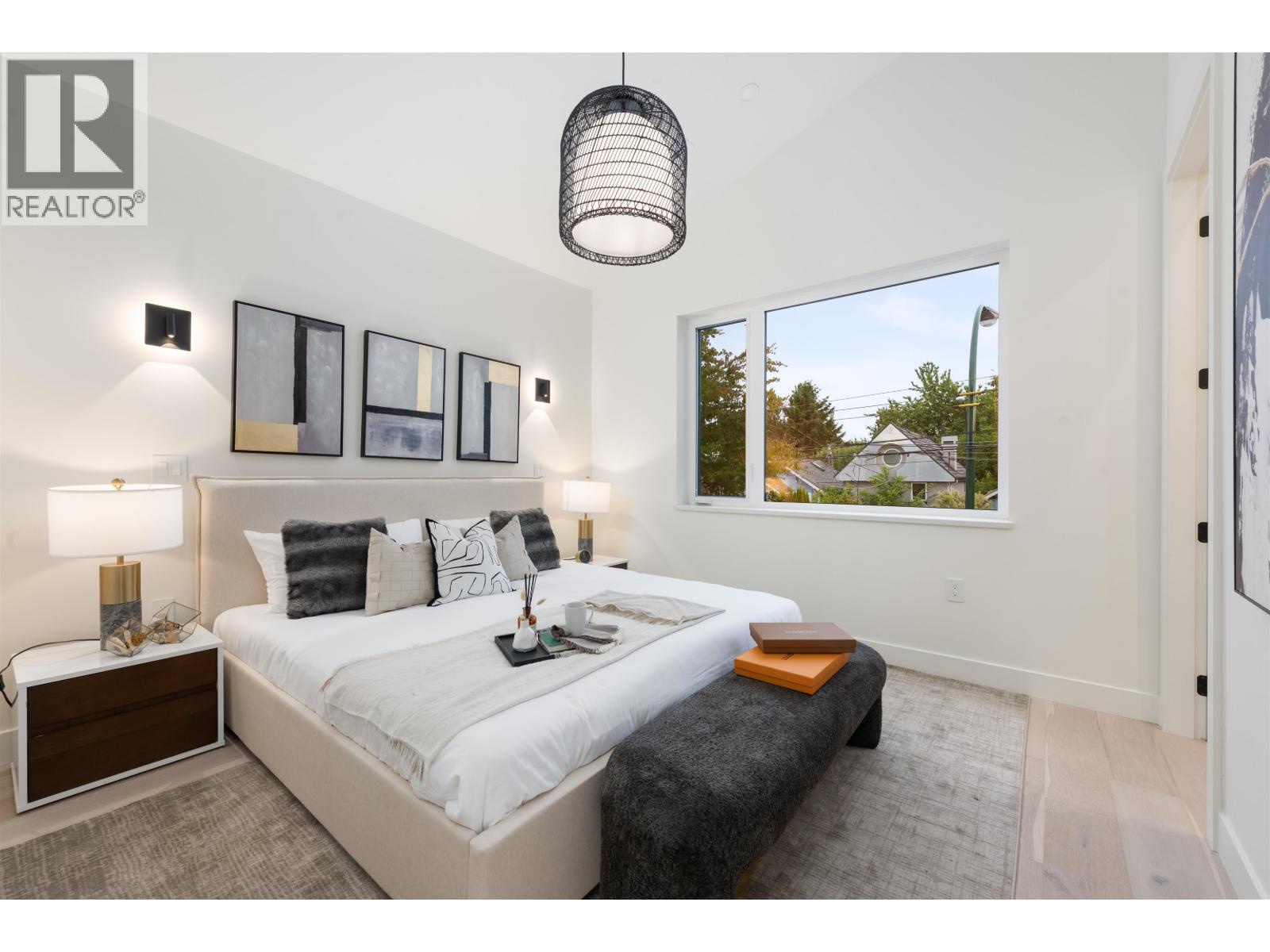 1 65 E King Edward Avenue, Vancouver, British Columbia