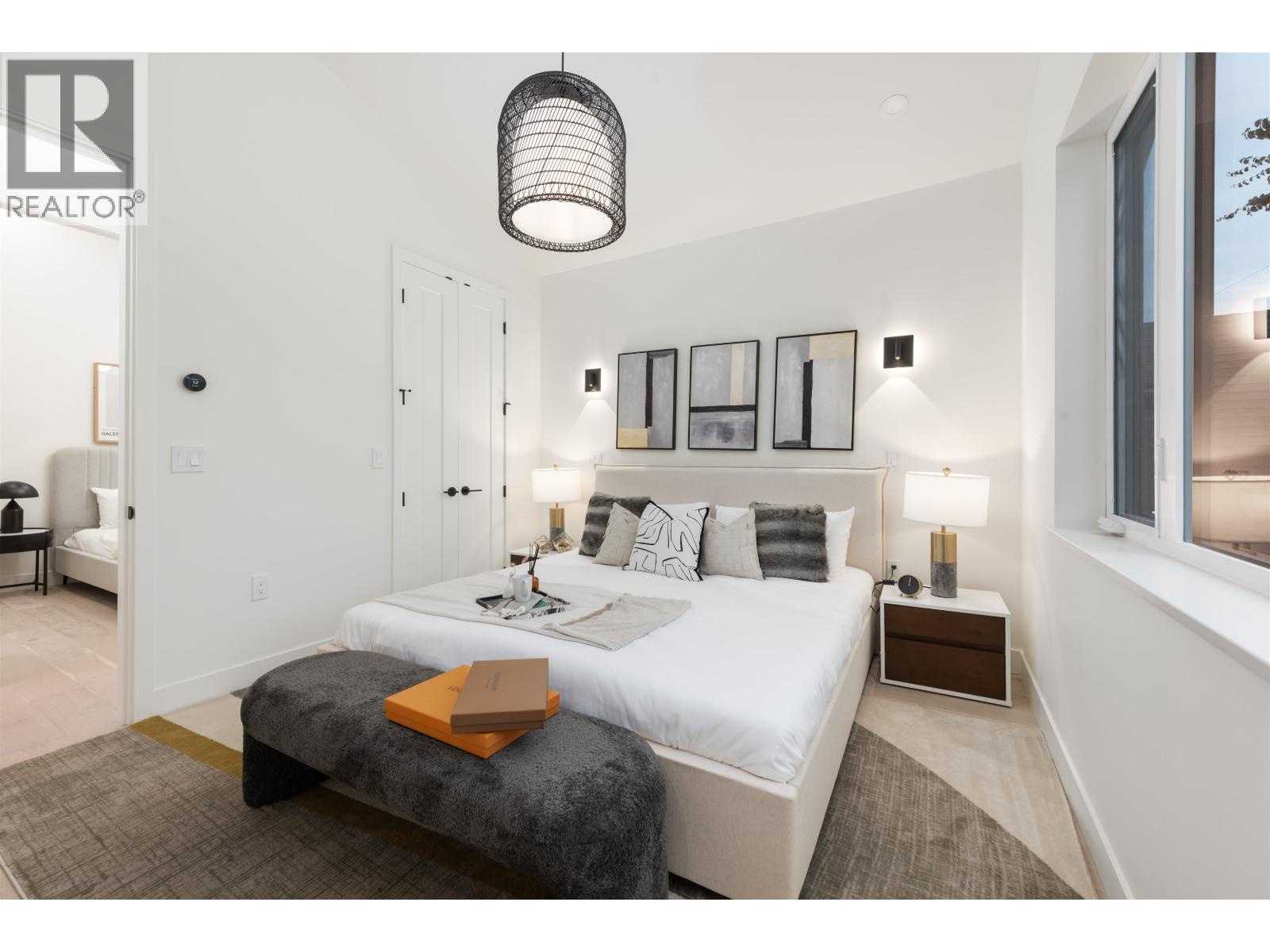 1 65 E King Edward Avenue, Vancouver, British Columbia